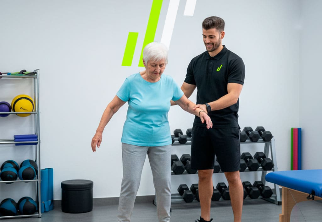 Ejercicio terapéutico para mejorar el equilibrio y prevenir caídas en adultos mayores de Aldaia